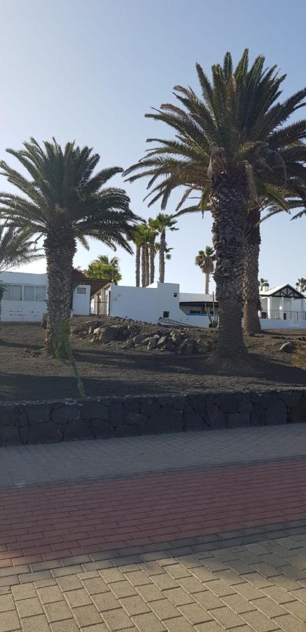 Playa Roca Bungalows Costa Teguise Exterior photo